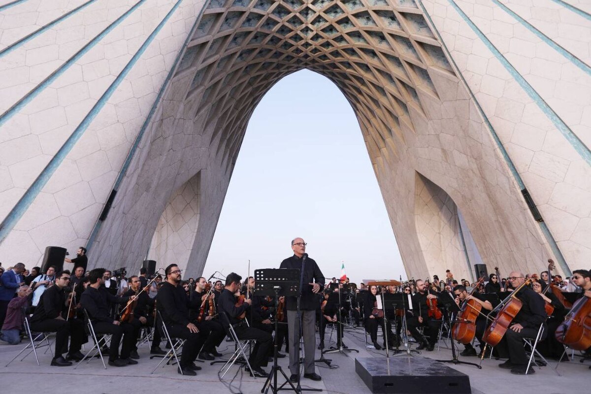 هم‌نوایی موسیقی با همبستگی ملی در میدان آزادی