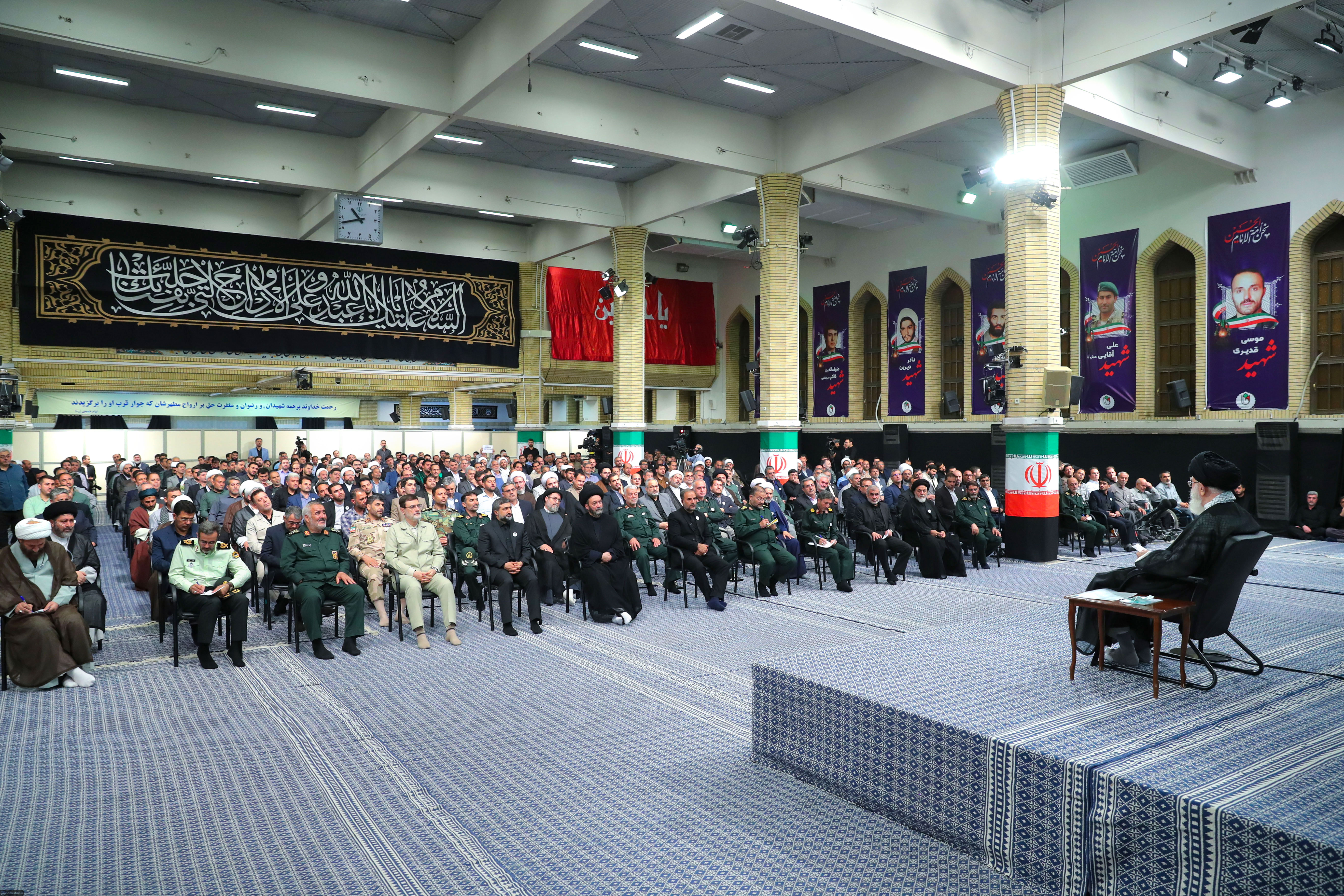 مقابله با جنگ شناختی دشمن با استمرار راه شهدا