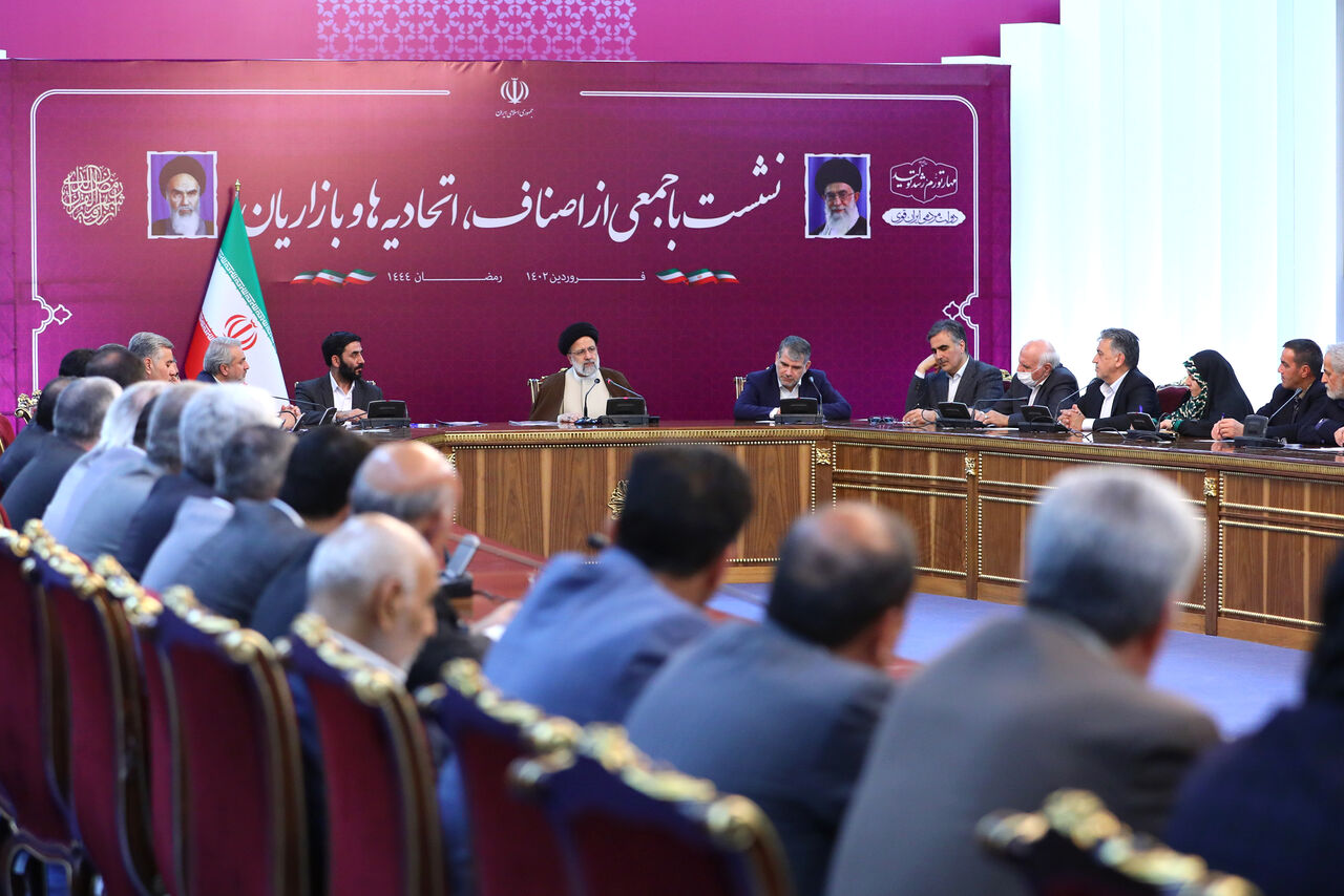 از کافی بودن ذخایر ارزی کشور تا حمایت جدی از اصناف 