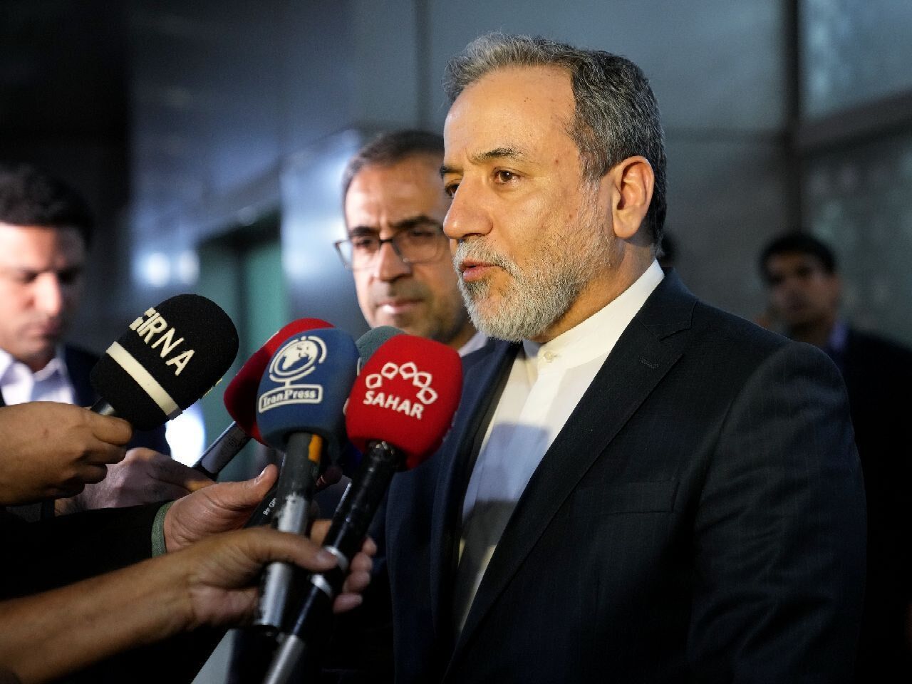 برای غنی‌سازی خون دانشمندان هسته‌ای ما ریخته شده و قابل مصالحه و معامله نیست