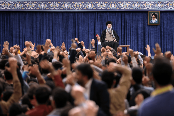 بازخوانی چهار دهه اعتماد رهبر انقلاب به دانشجو و دانشگاه