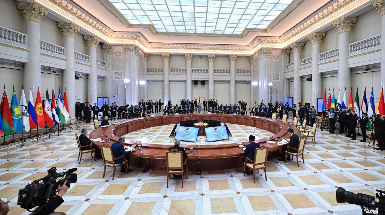 همکاری ایران و اتحادیه اورآسیا زمینه‌ساز منطقه‌ای قدرتمند است