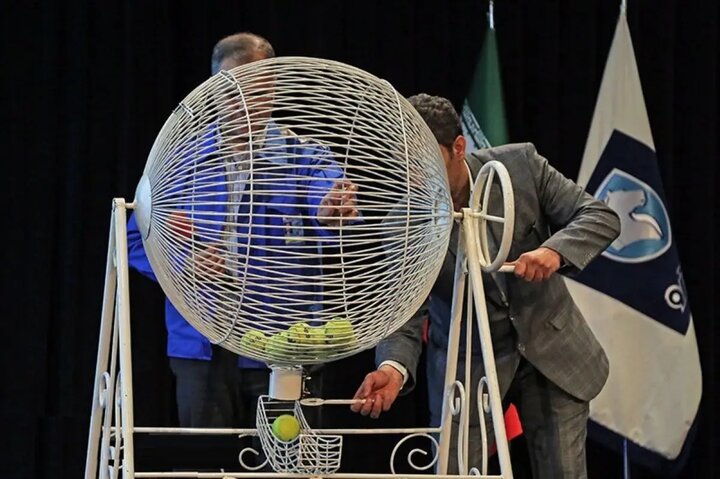 آغاز قرعه‌کشی ایران خودرو/ ۳.۲ میلیون نفر ثبت نام کردند