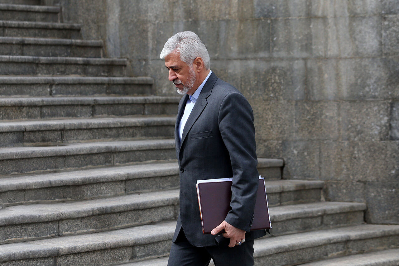 سومین کارت زرد مجلس به وزیر ورزش